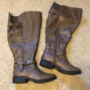 MAURICES 6 1/2 X-Wide Calf Daphne Boots